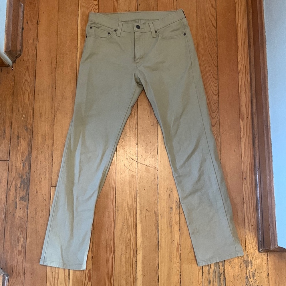 Levi’s mens w32 l32 style 511 khaki jeans.